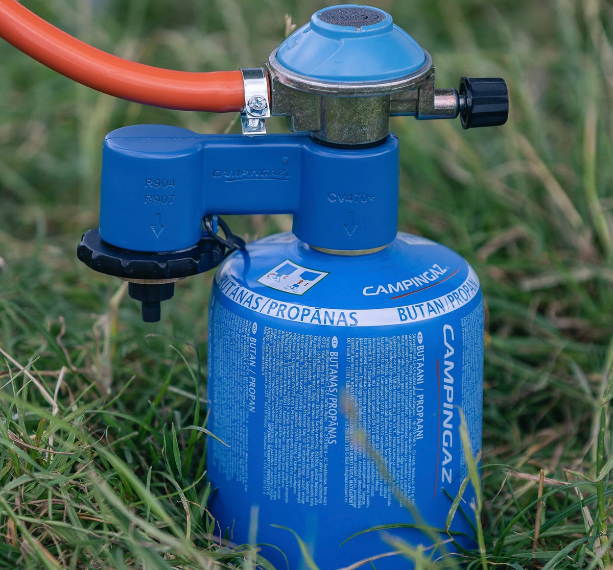 Campingaz Twin connection with gas pressure regulator for Campingaz gas cookers, double connection for EasyClic gas cartridges CV 300 & CV 470 Plus and gas cylinders R904 & R907